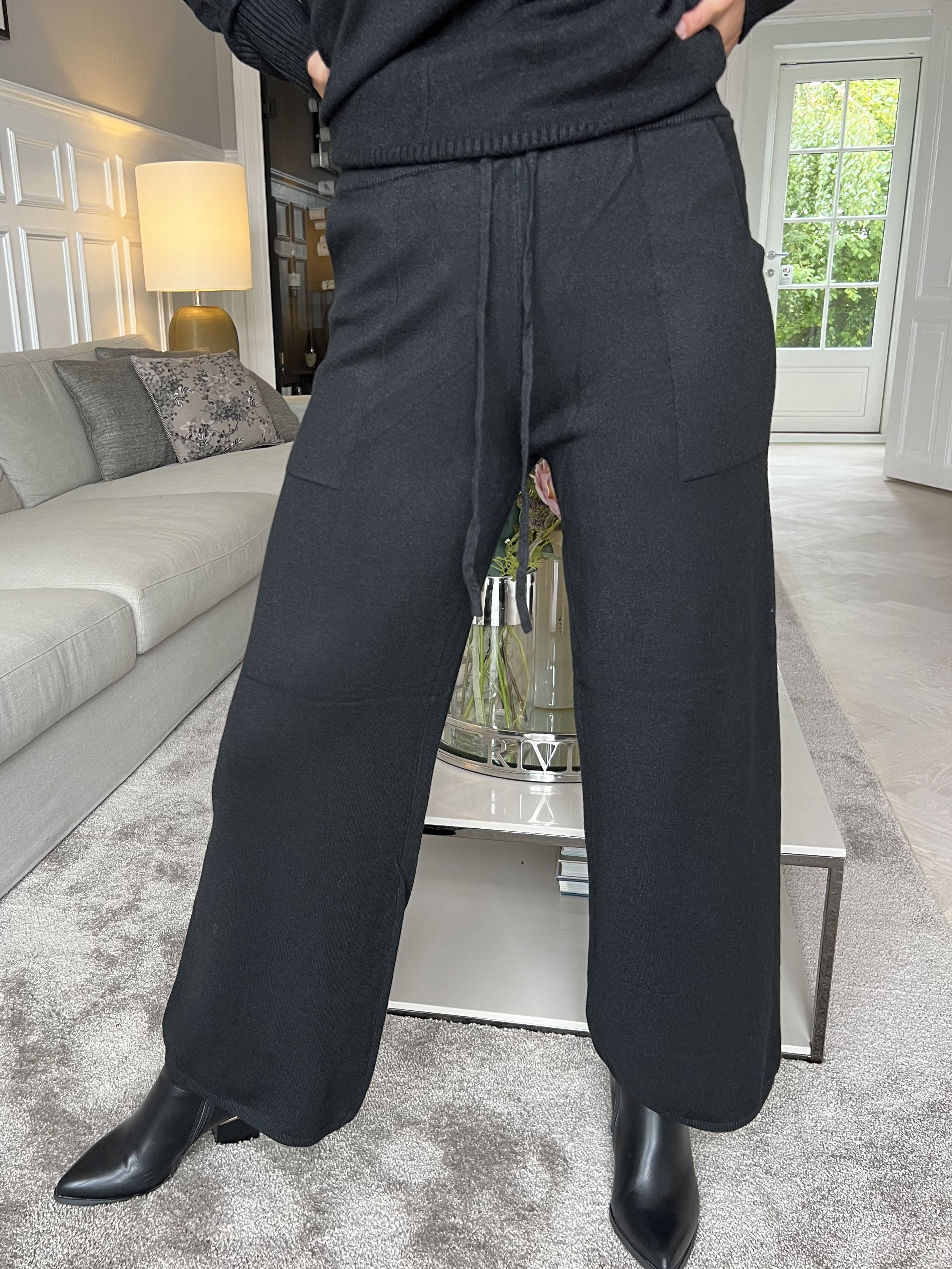 Feodora - Blødt simpelt striksæt